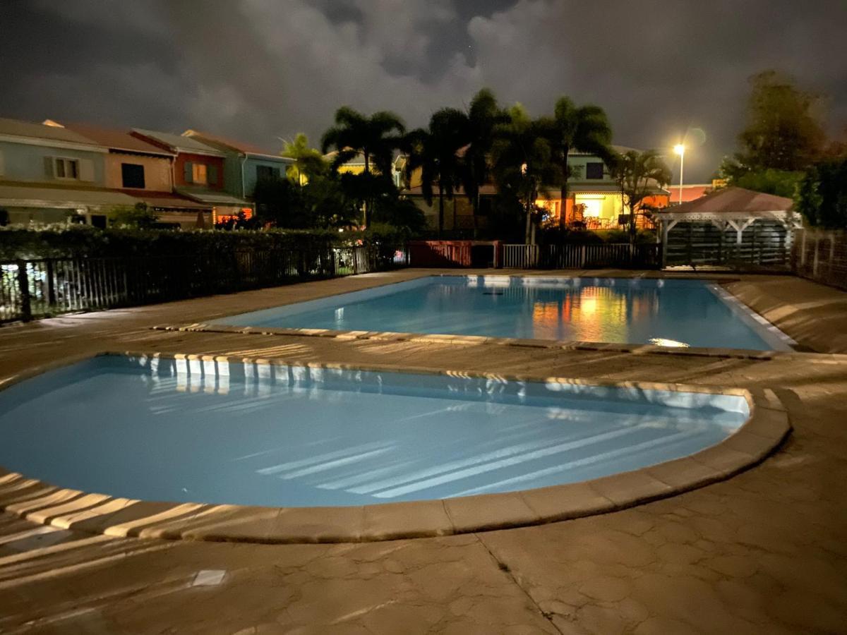 Maison Mitoyenne , Piscine,Citerne, Jardin, Parking, Plage Le Gosier  Exterior photo